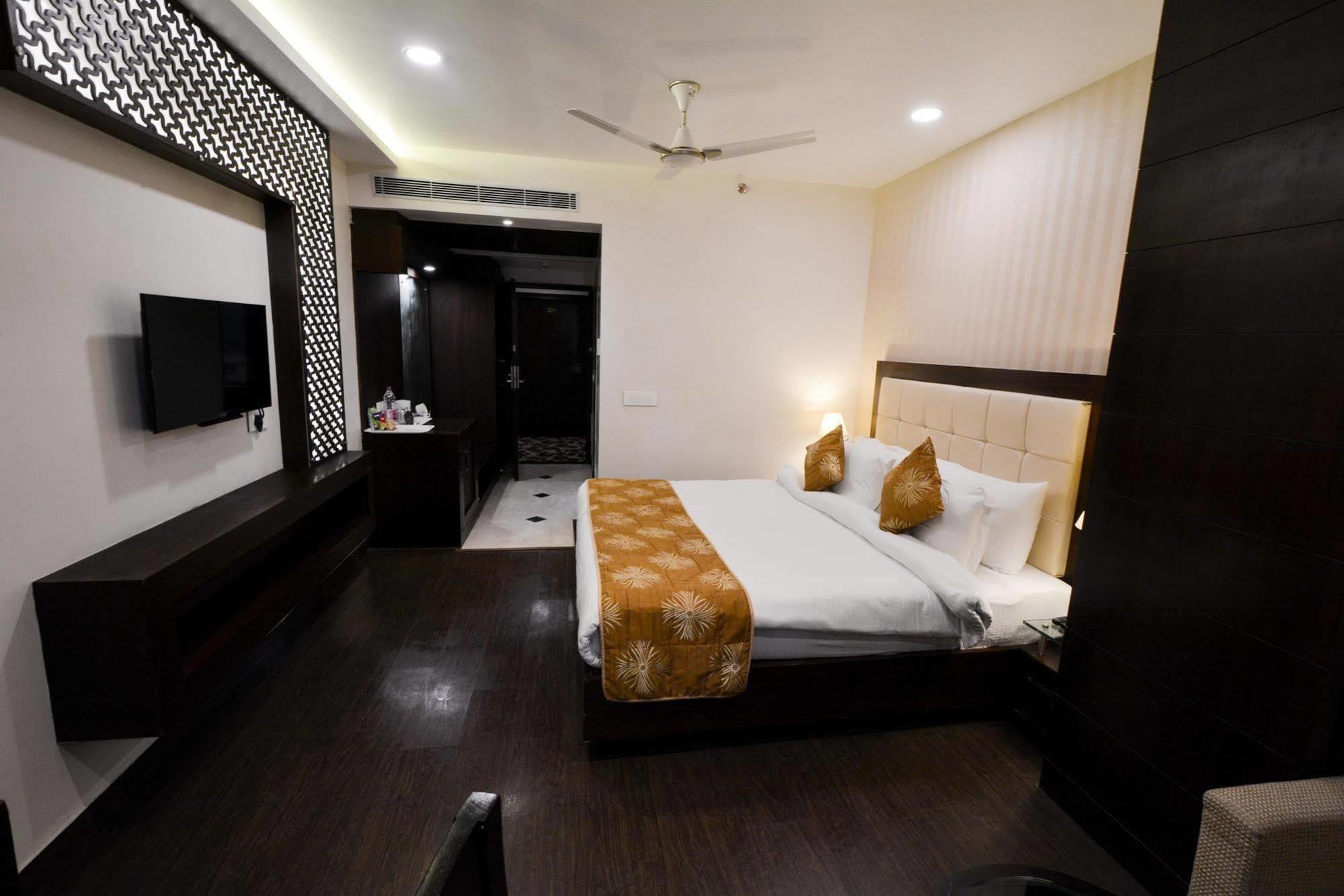 The Westinn Varanasi Exterior foto